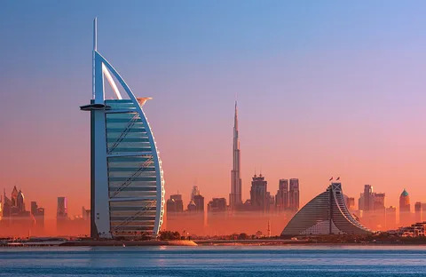 pros and cons of moving to dubai